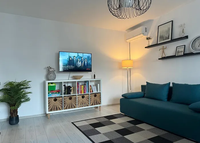 Apartment Evan Cozy Flat With Balcony & Parking, 13 September *