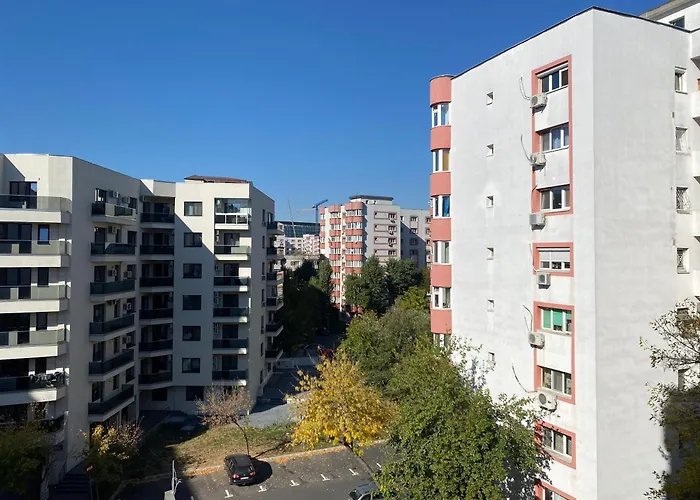 Evan Cozy Flat With Balcony & Parking, 13 September Apartment