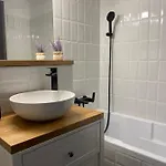 Evan Cozy Flat With Balcony & Parking, 13 September Апартаменты Бухарест