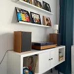 Evan Cozy Flat With Balcony & Parking, 13 September Апартаменты