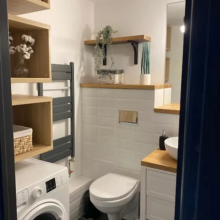 Evan Cozy Flat With Balcony & Parking, 13 September * بوخارست