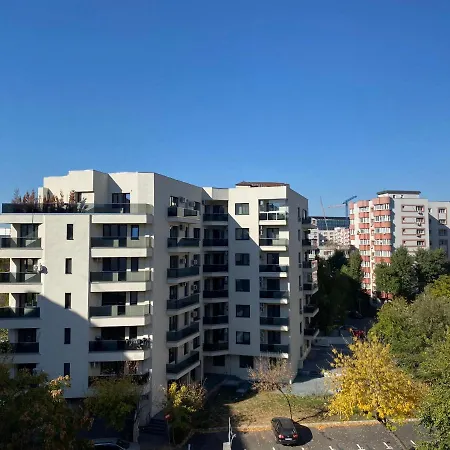 Evan Cozy Flat With Balcony & Parking, 13 September
