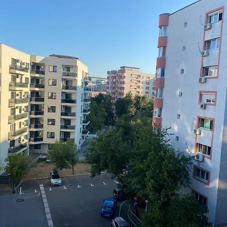 شقة Evan Cozy Flat With Balcony & Parking, 13 September *