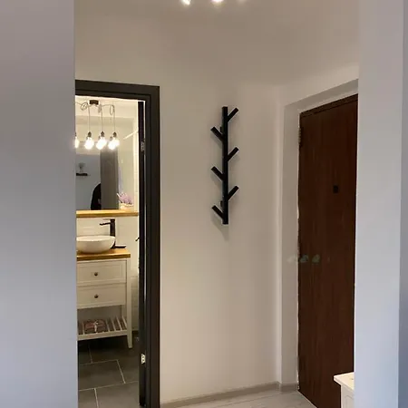 Evan Cozy Flat With Balcony & Parking, 13 September شقة *