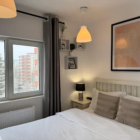 Appartamento Evan Cozy Flat With Balcony & Parking, 13 September