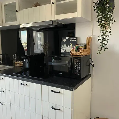 Evan Cozy Flat With Balcony & Parking, 13 September شقة *