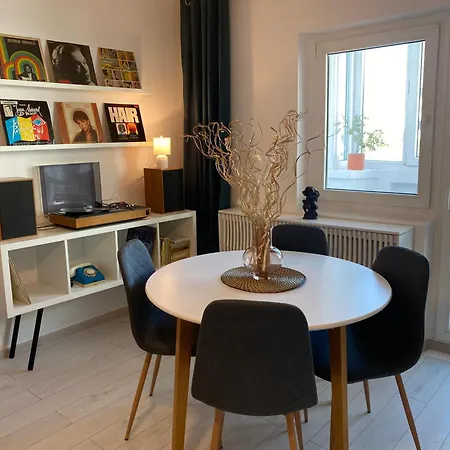 شقة Evan Cozy Flat With Balcony & Parking, 13 September