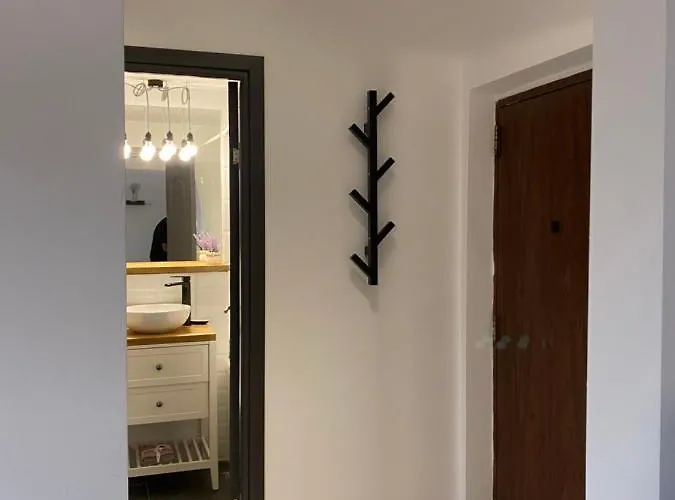 Evan Cozy Flat With Balcony & Parking, 13 September Daire *