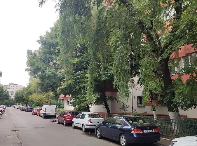 Evan Cozy Flat With Balcony & Parking, 13 September Daire