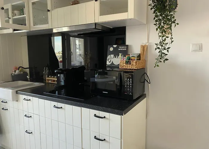 Evan Cozy Flat With Balcony & Parking, 13 September Lejlighed *